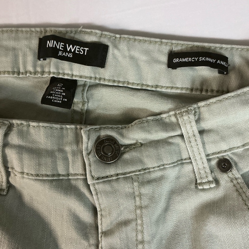 Nine West Women's Soft Gray‎ Straight Leg Jeans - Picture 3 of 15